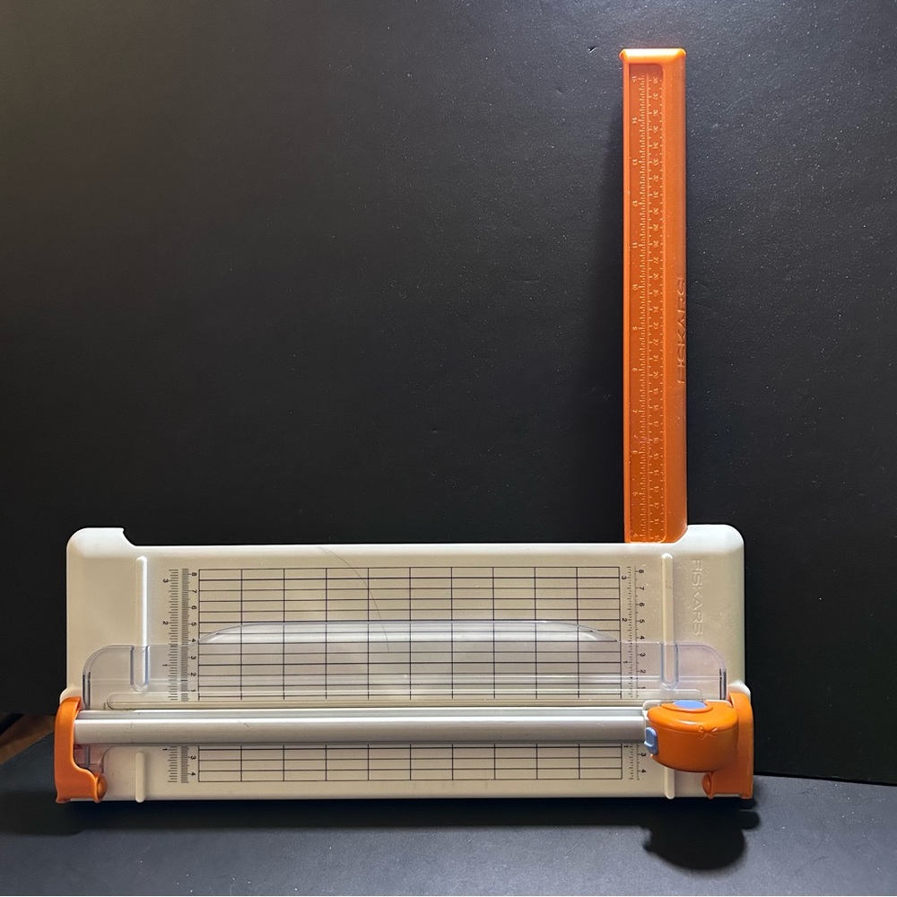 Fiskars 12 inches rotary trimmer